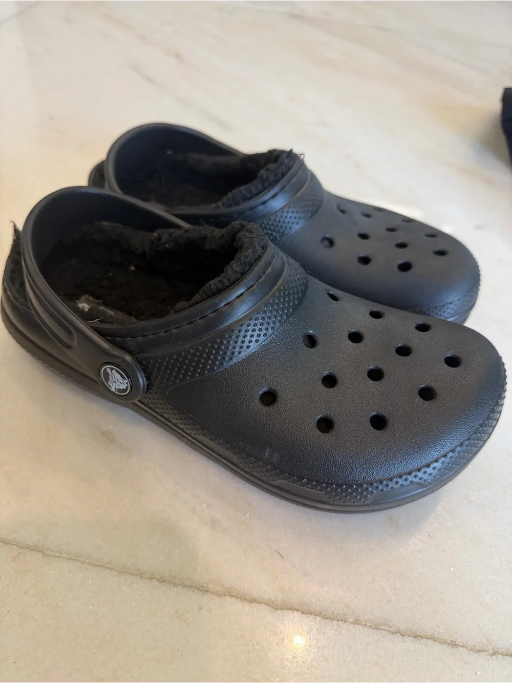CROCS Kids Black Fleece-Lined Clogs